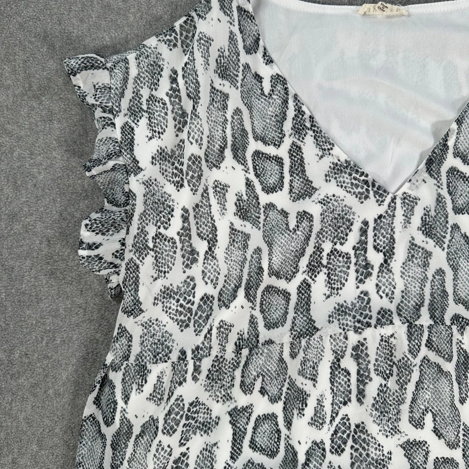 Jodifl V-Neck Babydoll Mini Dress Animal Snake Print Size Small Ruffle Sleeve - Image 2