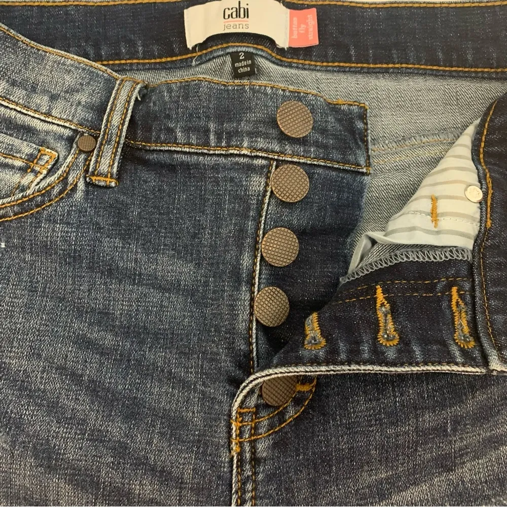 EUC Cabi Button Fly Straight Distressed Paint Splatter Jeans Style 6068 Size 2 - Image 3