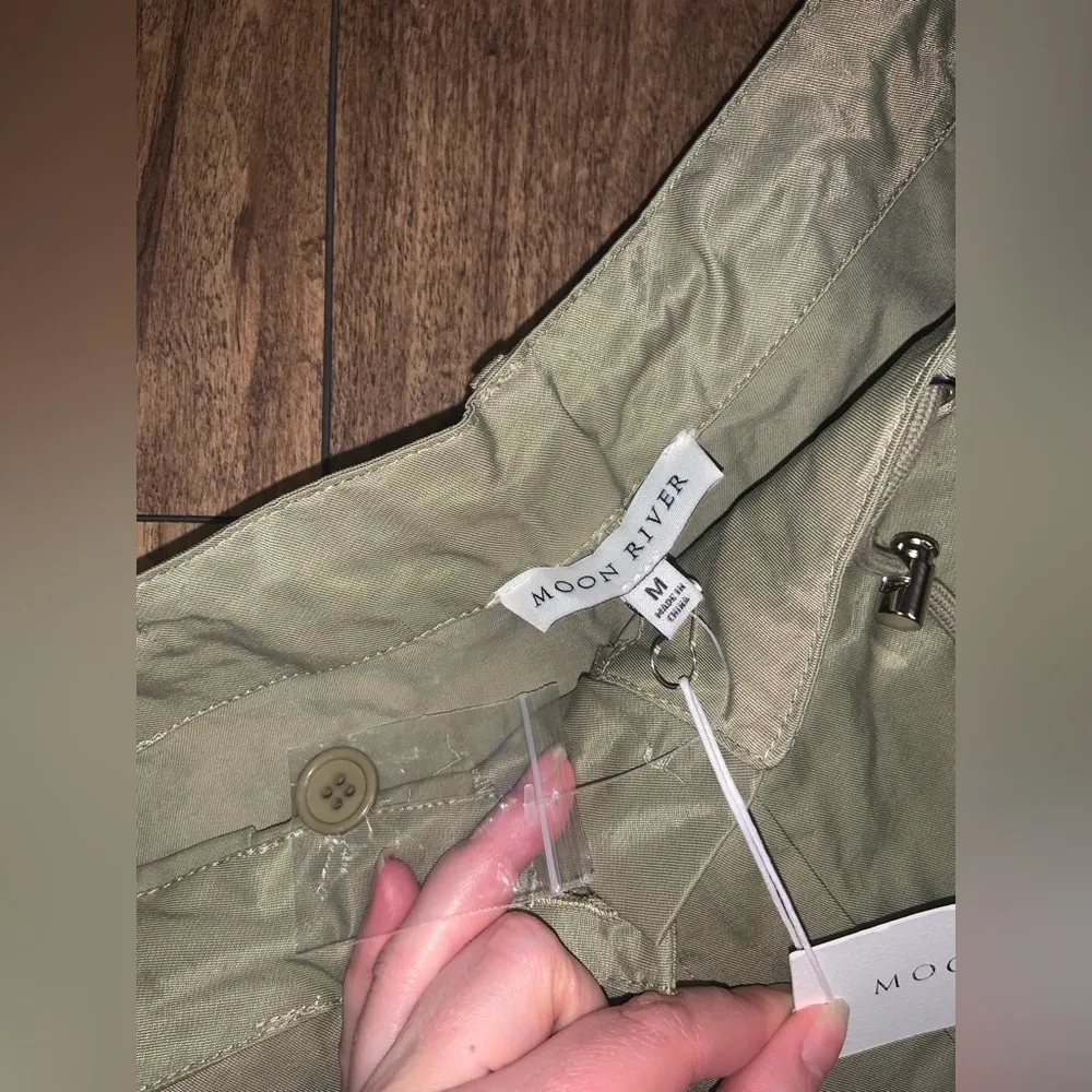 Moon River Women's Wide Leg Pants - Olive cargo fall NWT $140 M casual barrel - Image 9