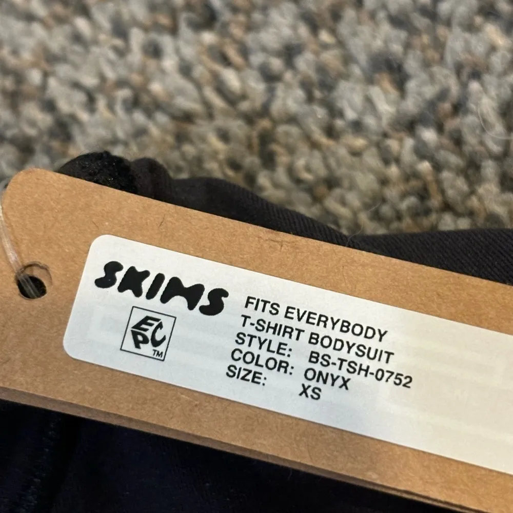 Skims Fits Everybody T-Shirt Bodysuit - Image 3