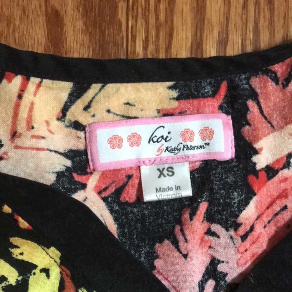 Koi by Kathy Peterson fall waisted scrub top Red Size XS - Image 3