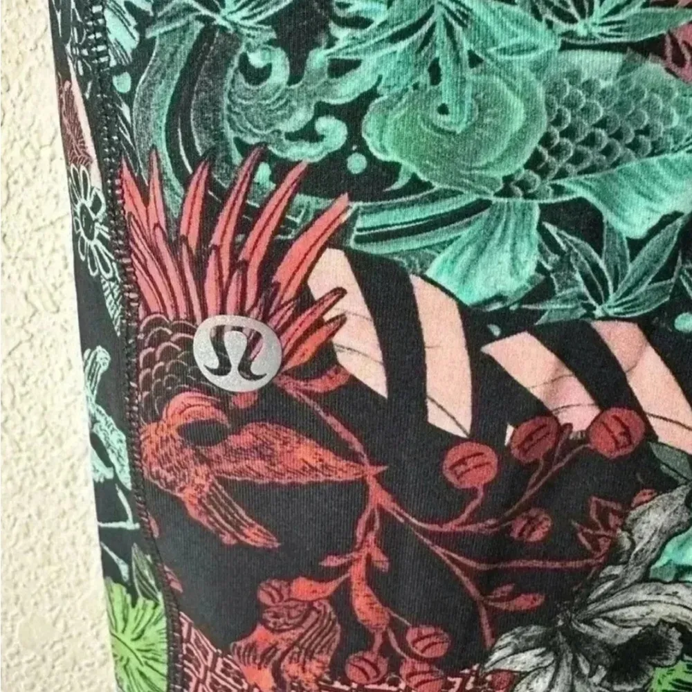 Lululemon  Speed Up Tight Full-On Luxtreme 28" size 4 - Image 5