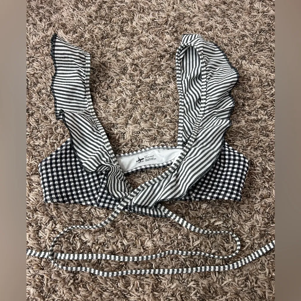 Aerie Seersucker Ruffle Wrap Black & White Bikini Swim Top Sz XS - Image 2