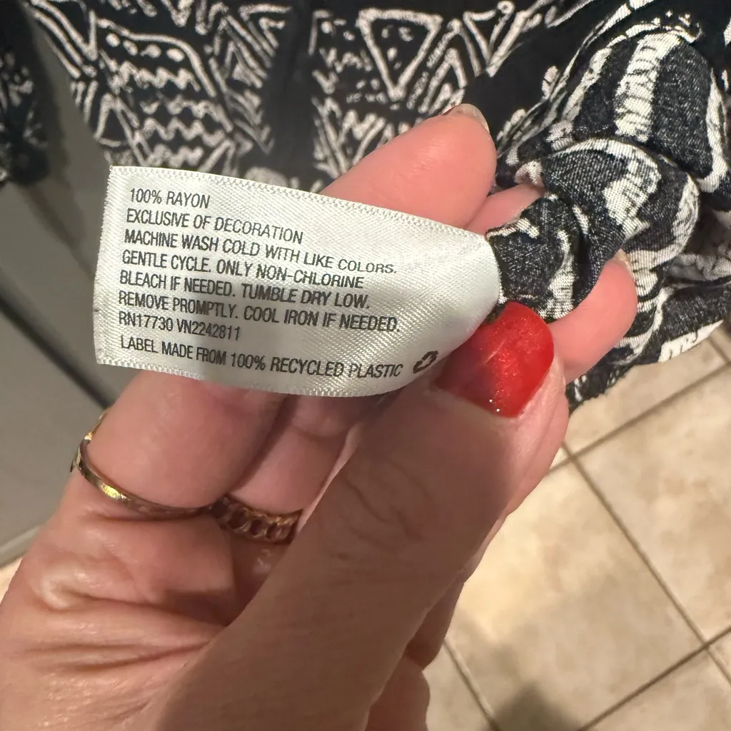 Mossimo Supply Co Tribal Aztec Print Blouse Cream and Black L Size L - Image 15