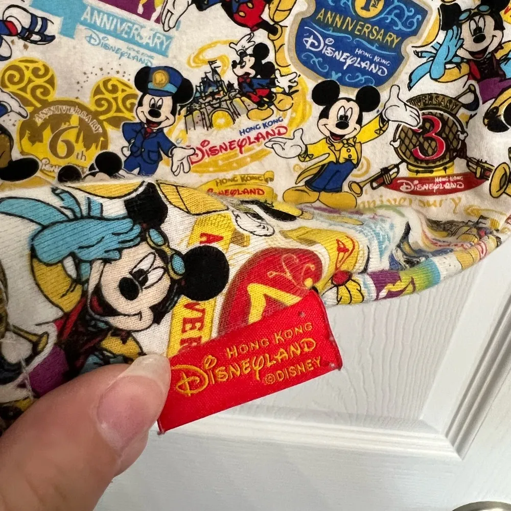 Hong Kong Disneyland limited edition 10 year anniversary shirt size XS - Image 2