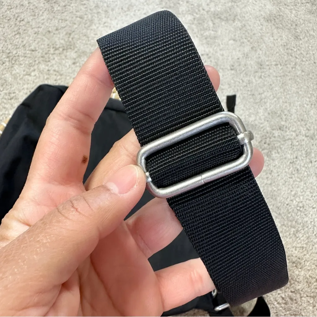 Baggallini Women’s Pocket Town Bagg Crossbody Bag Travel in Black - Image 8