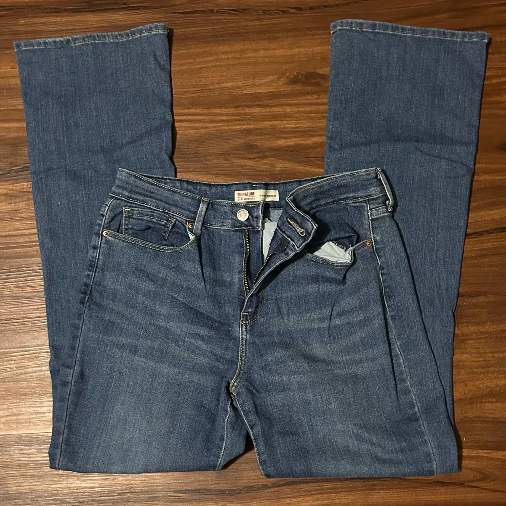 Levi Strauss Signature Mid Rise Bootcut Jeans | Size: 10 x 31 inseam - Image 6