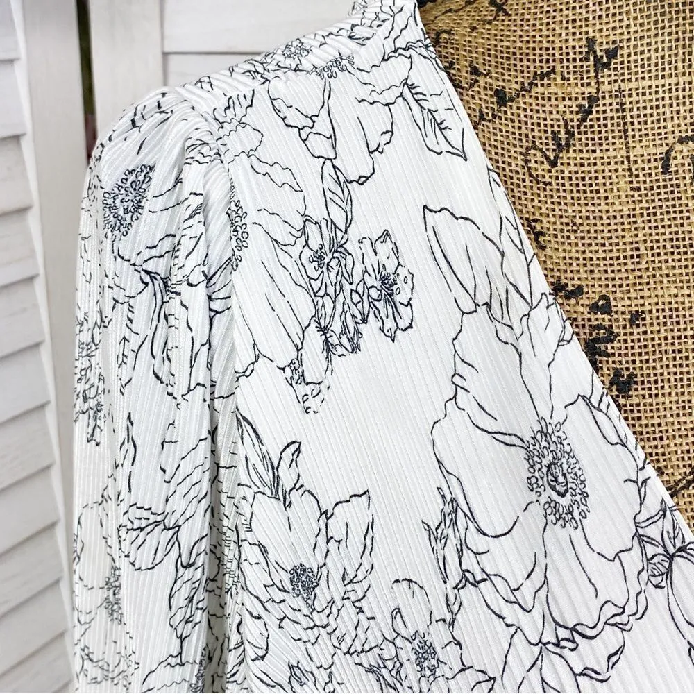 ASTR The Label Blouse Pleated Floral Faux Wrap White Black Size Small - Image 7
