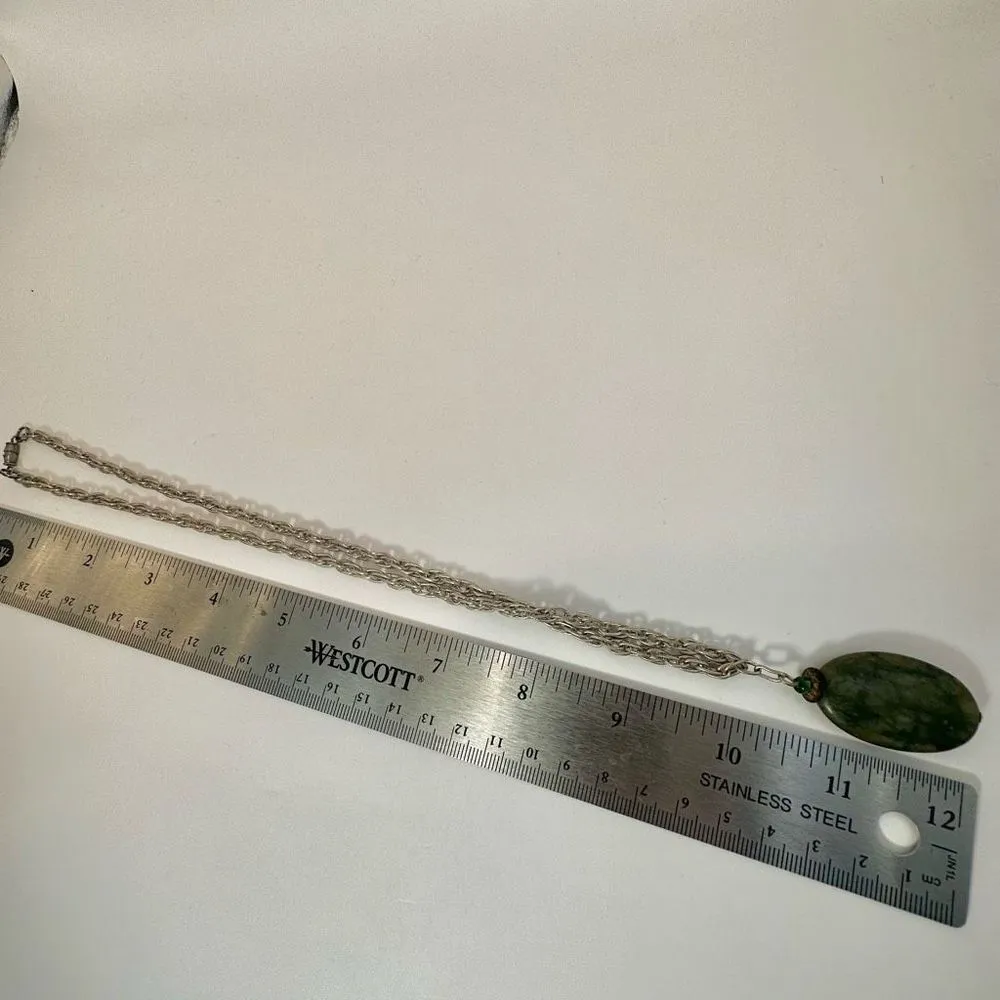 Oval jade pendant necklace Green - Image 8