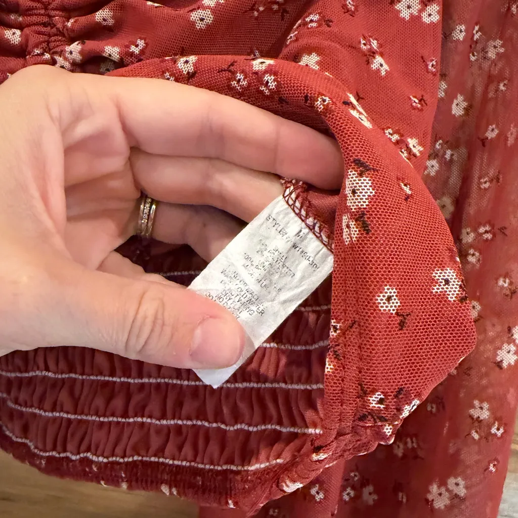 Dee Elly  Ruched Floral Top size M - Image 3