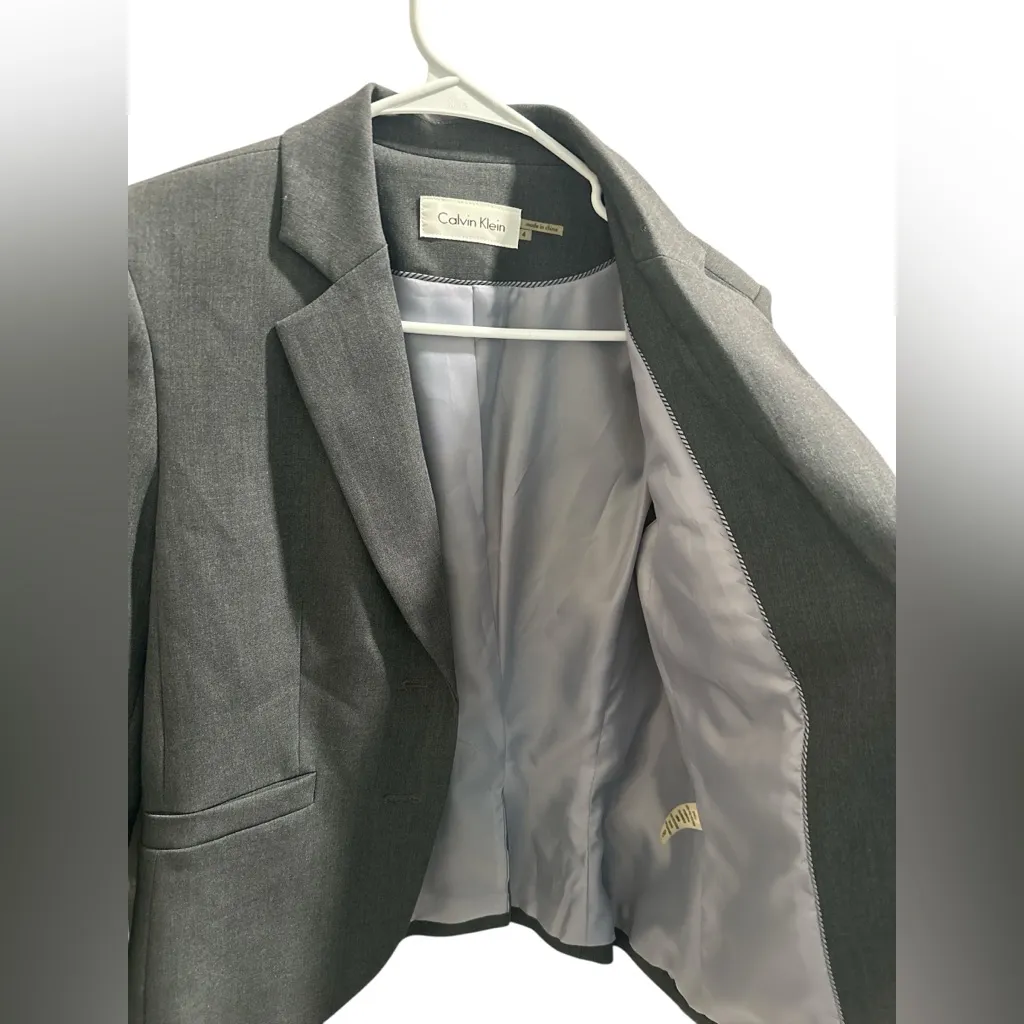Calvin Klein‎ Women's Gray Blazer - Size 4 - Image 7