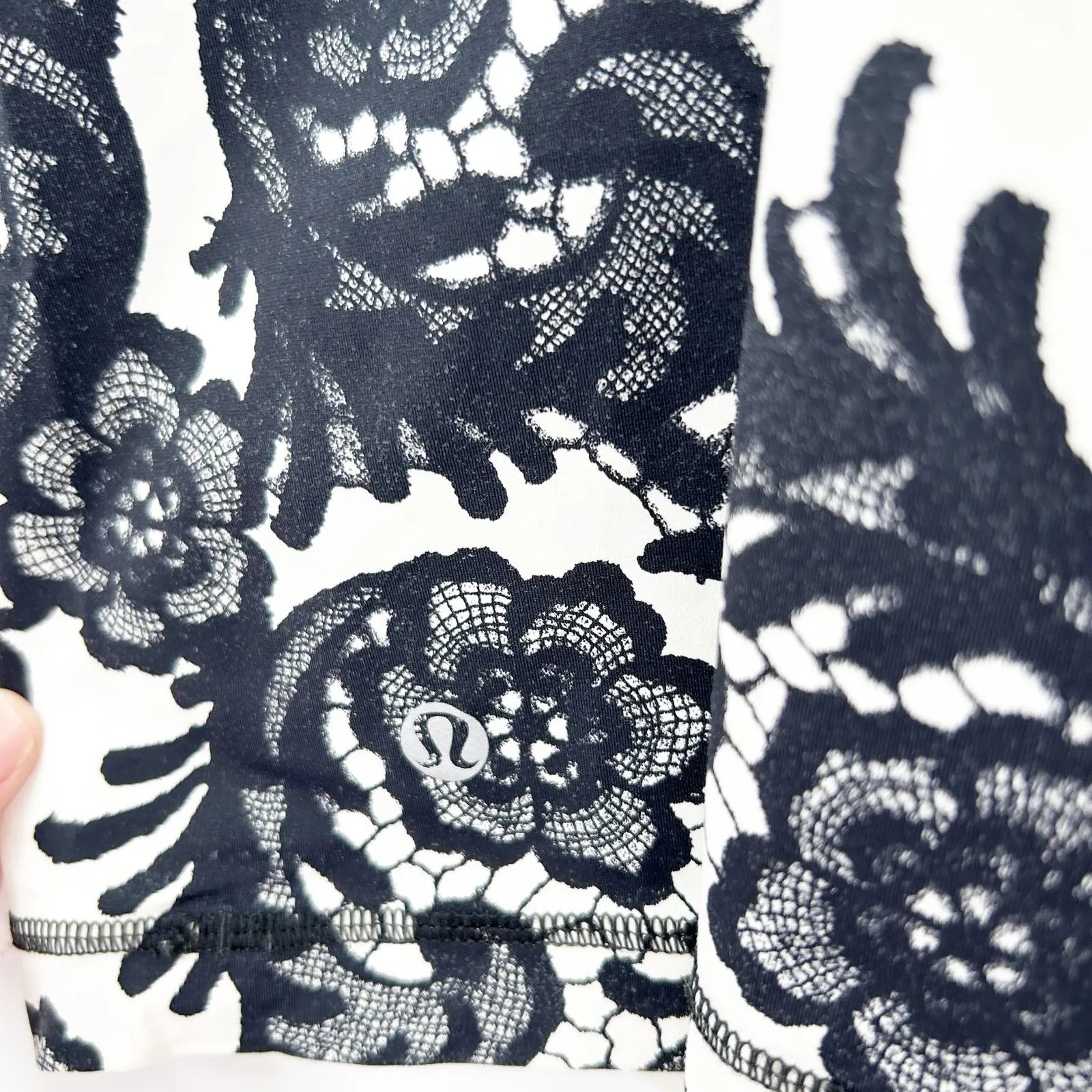 Lululemon‎ Free To Be Floral Active Tank Top Size 6 Laceoflage Polar Cream Black - Image 6