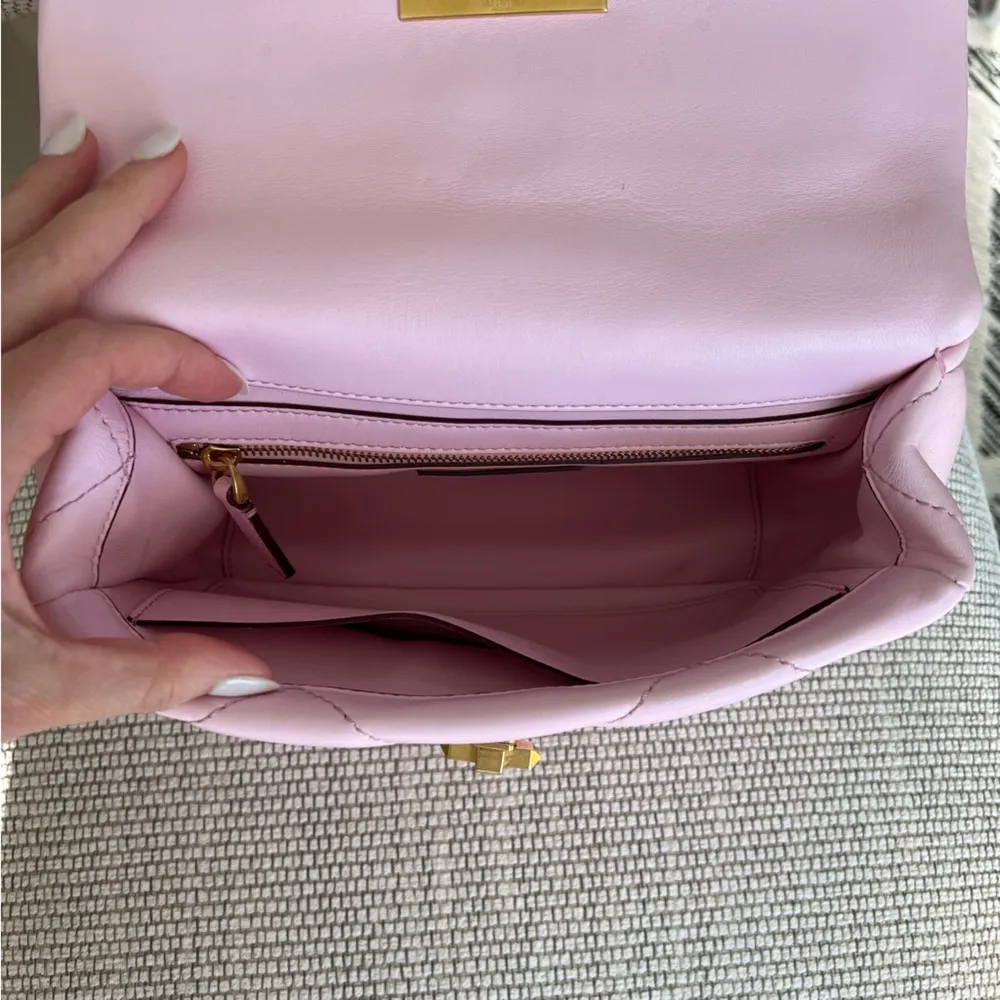 Valentino Garavani Roman Stud Medium Quilted Chain Shoulder Bag - Image 11