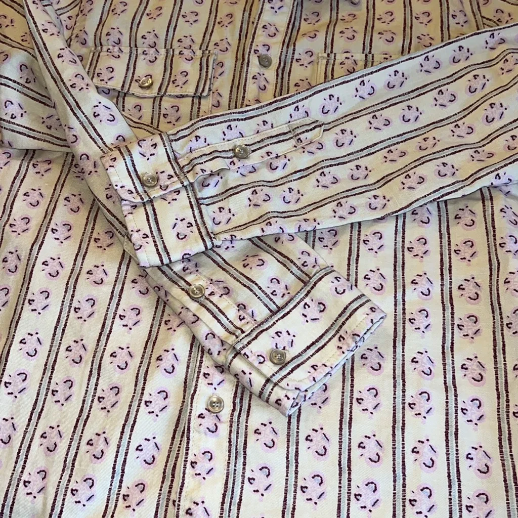 Mother Frenchie Shirt Blending‎ Into the Background Floral Size S NWOT Purple - Image 4