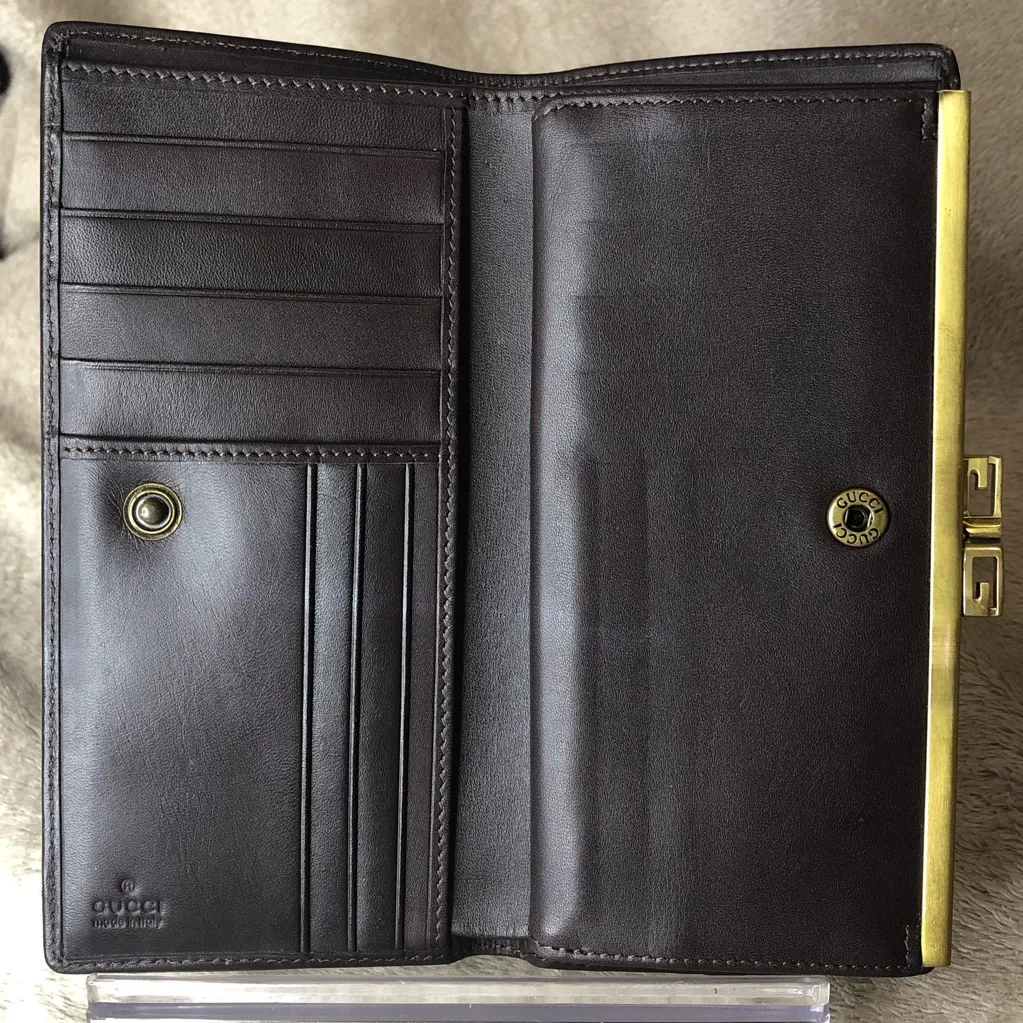 Gucci Beige and Brown Monogram Wallet Kiss Lock Vintage Double Sided Wallet - Image 10