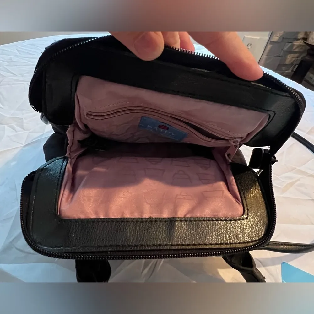 Kathy Van Zeeland VINTAGE: | ladies small embellished shoulder handbag. - Image 8