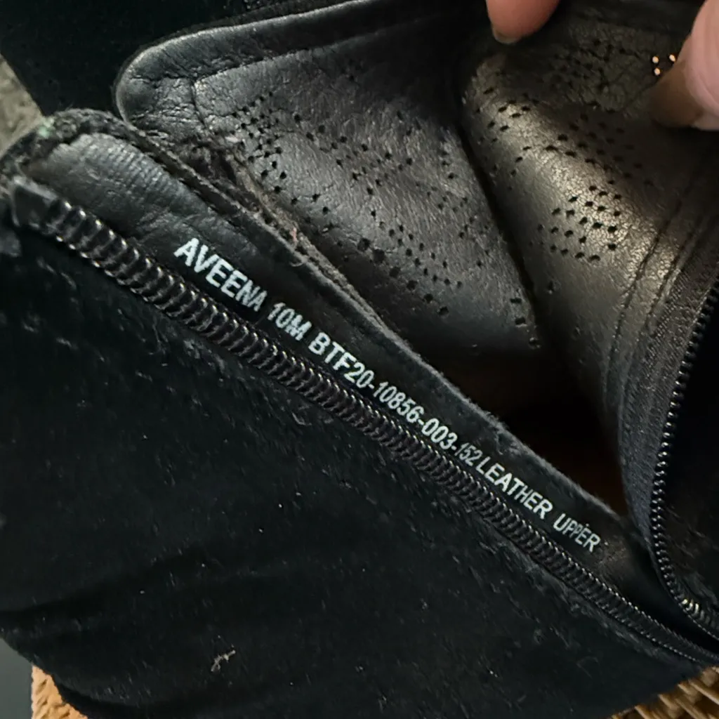 Baretraps Black Suede Ankle Boots with Zipper - Image 6