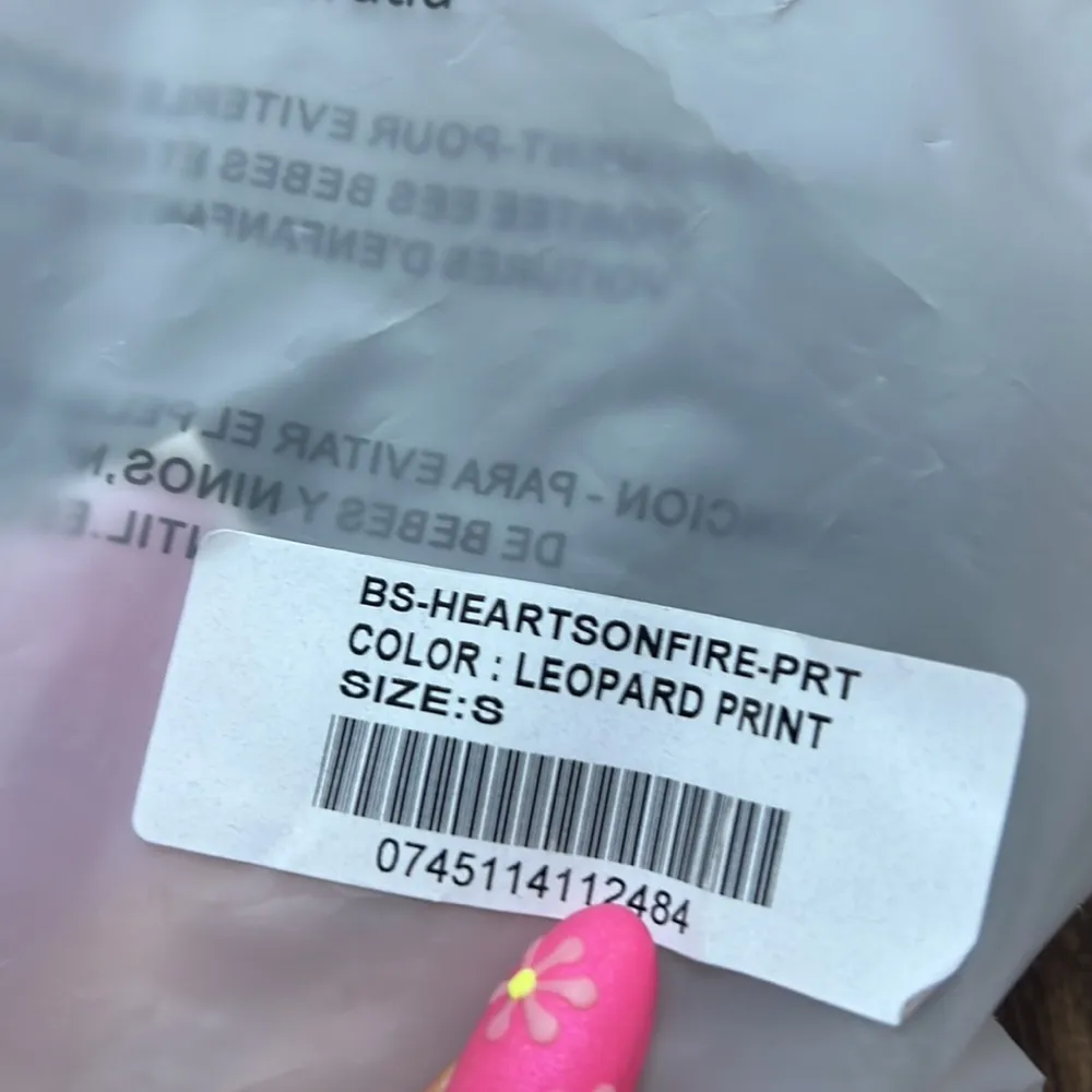 Dream Bandits Hearts on Fire Crop Top - Image 6