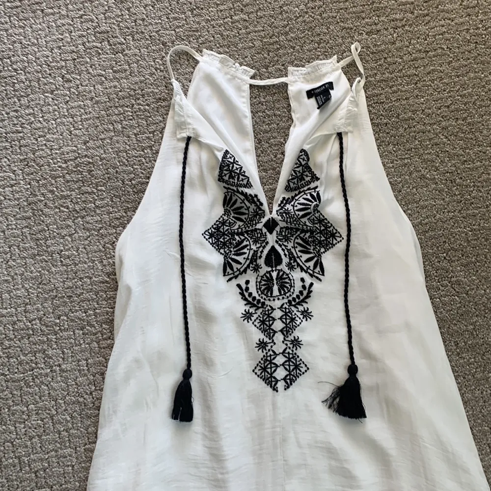 Forever 21 white flowy mini dress - Image 2
