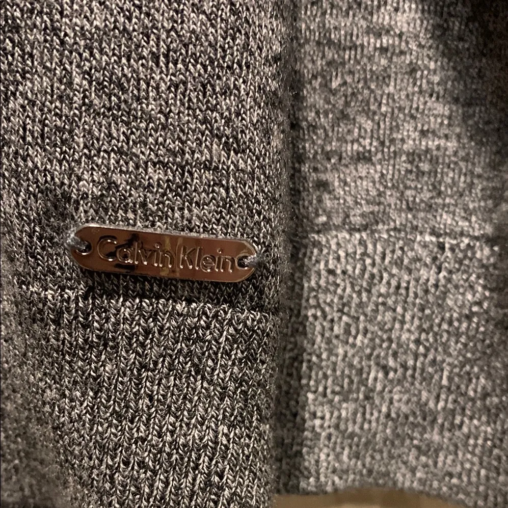 Calvin Klein Women's Gray Sweater - Image 4