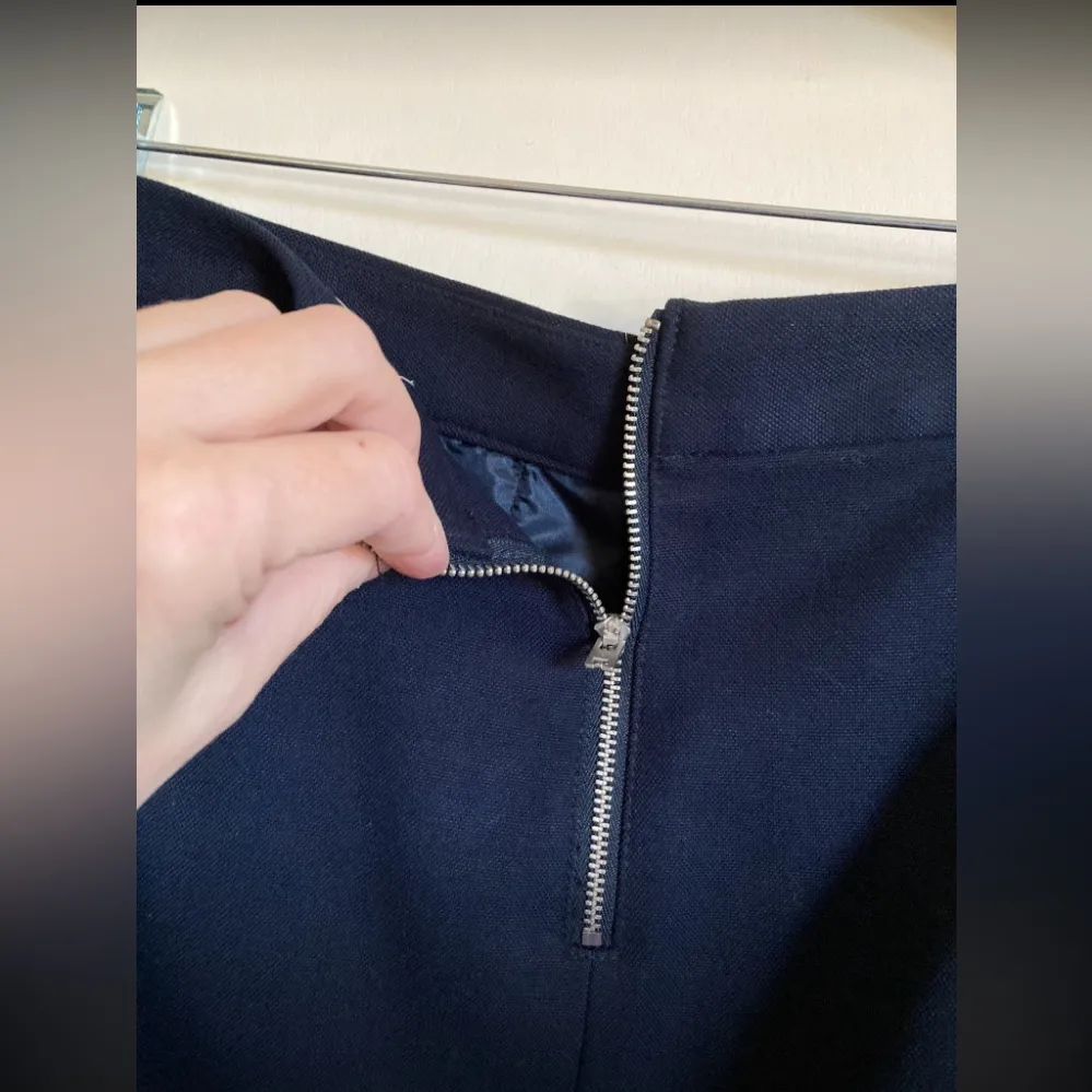 Gap Black Zipper Mini Skirt - Image 8