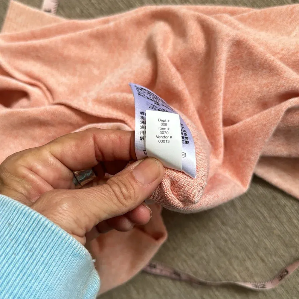 Eddie Bauer pinky salmon colored v neck sweater size XL NWT SO Soft - Image 12