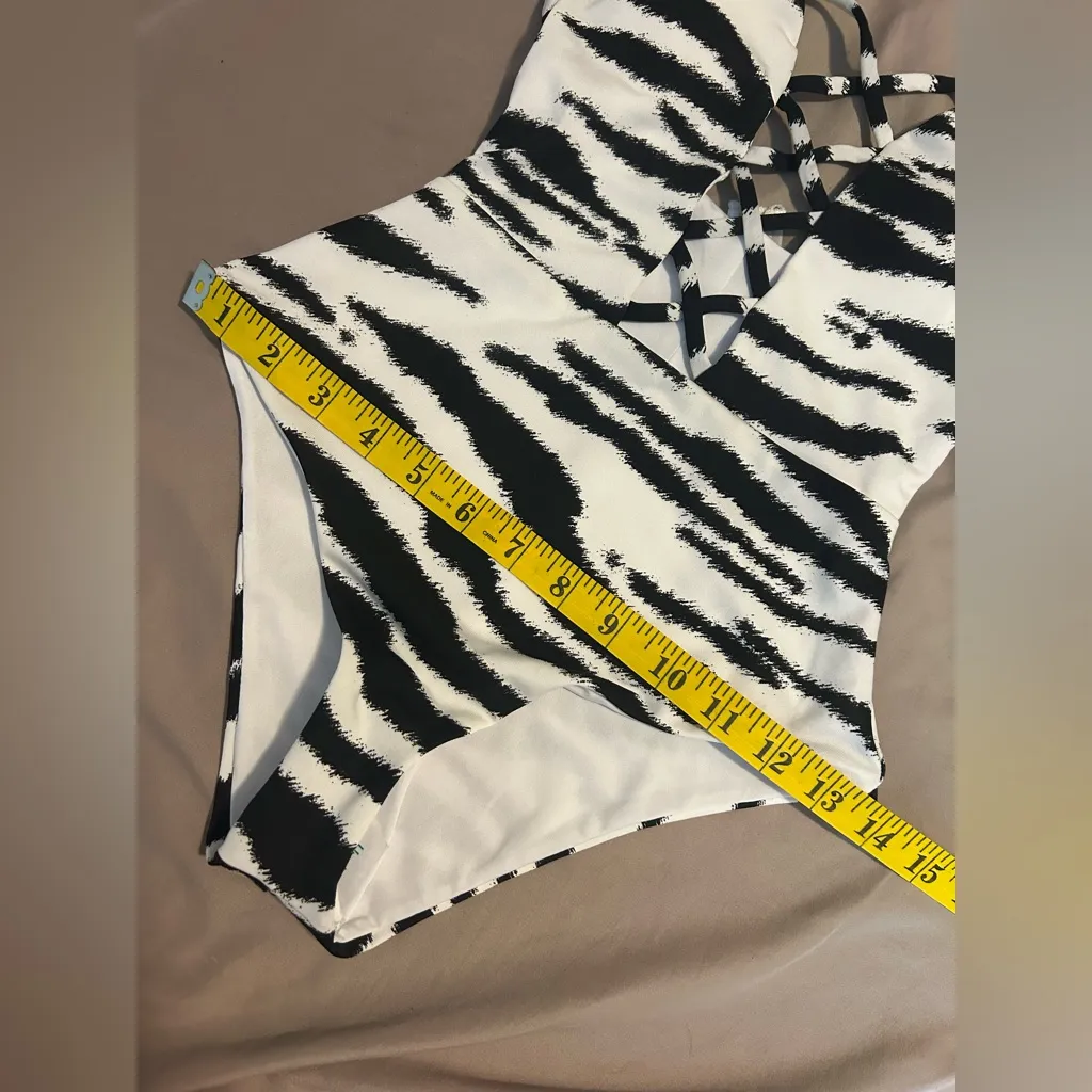 NWT Dippin’ Daisy’s One Bliss Zebra Print One Piece Bathing Suit Size XS - Image 12