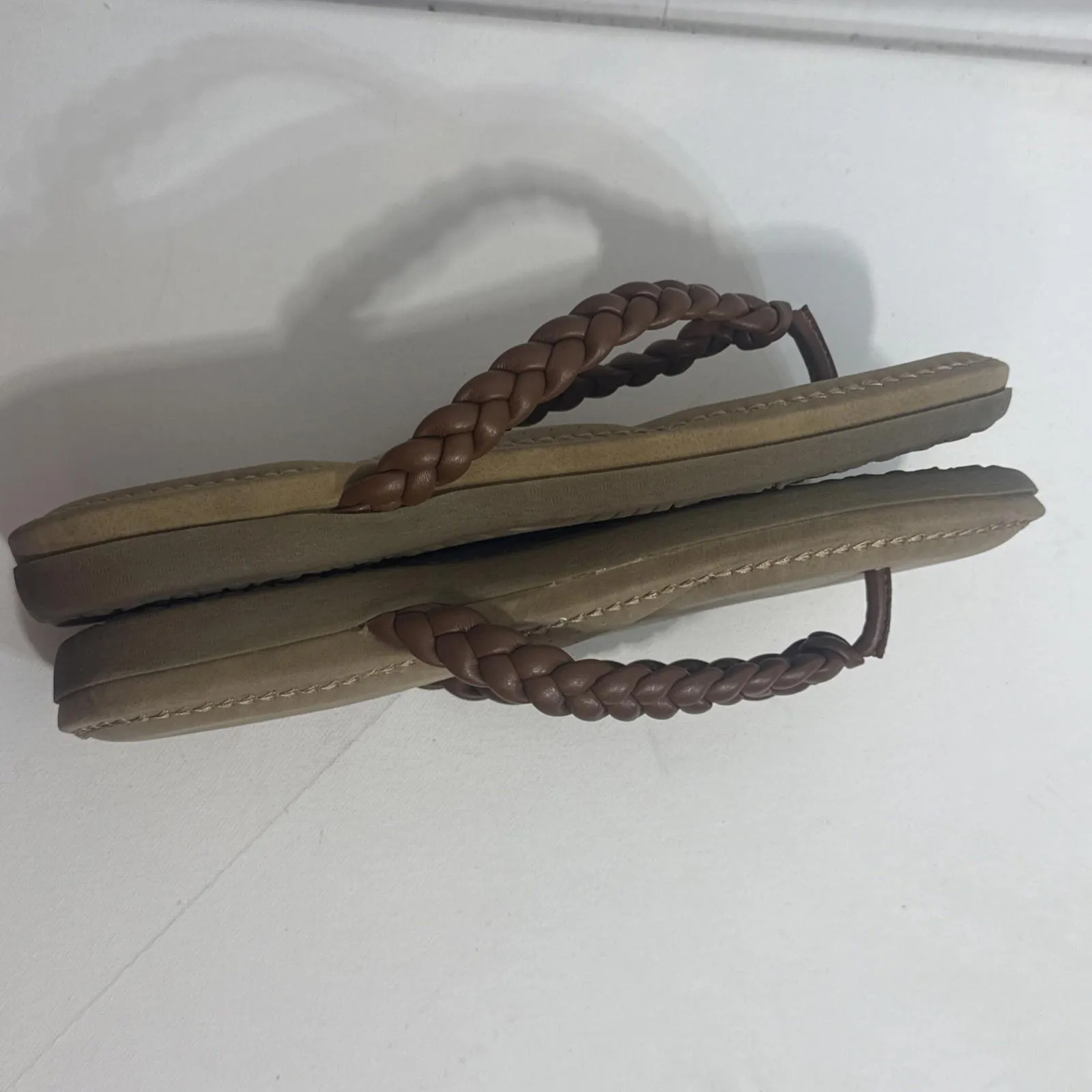 CLIFFS WHITE MOUNTAIN Gorpcore Freedom Sandal Brown Faux Suede Flip Flops Sz 8 - Image 9