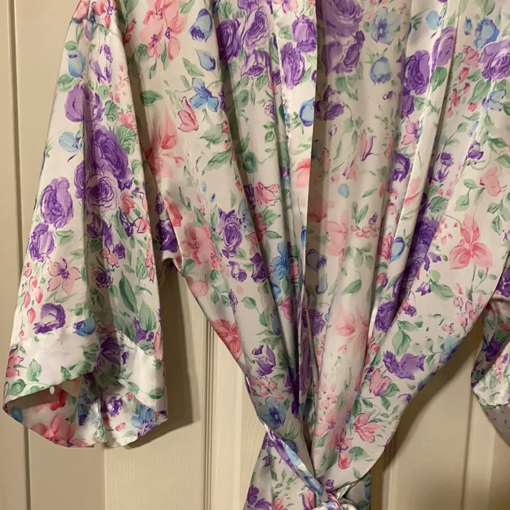 Vintage 90s Body Drama Lingerie floral garden silky short robe, size medium - Image 3