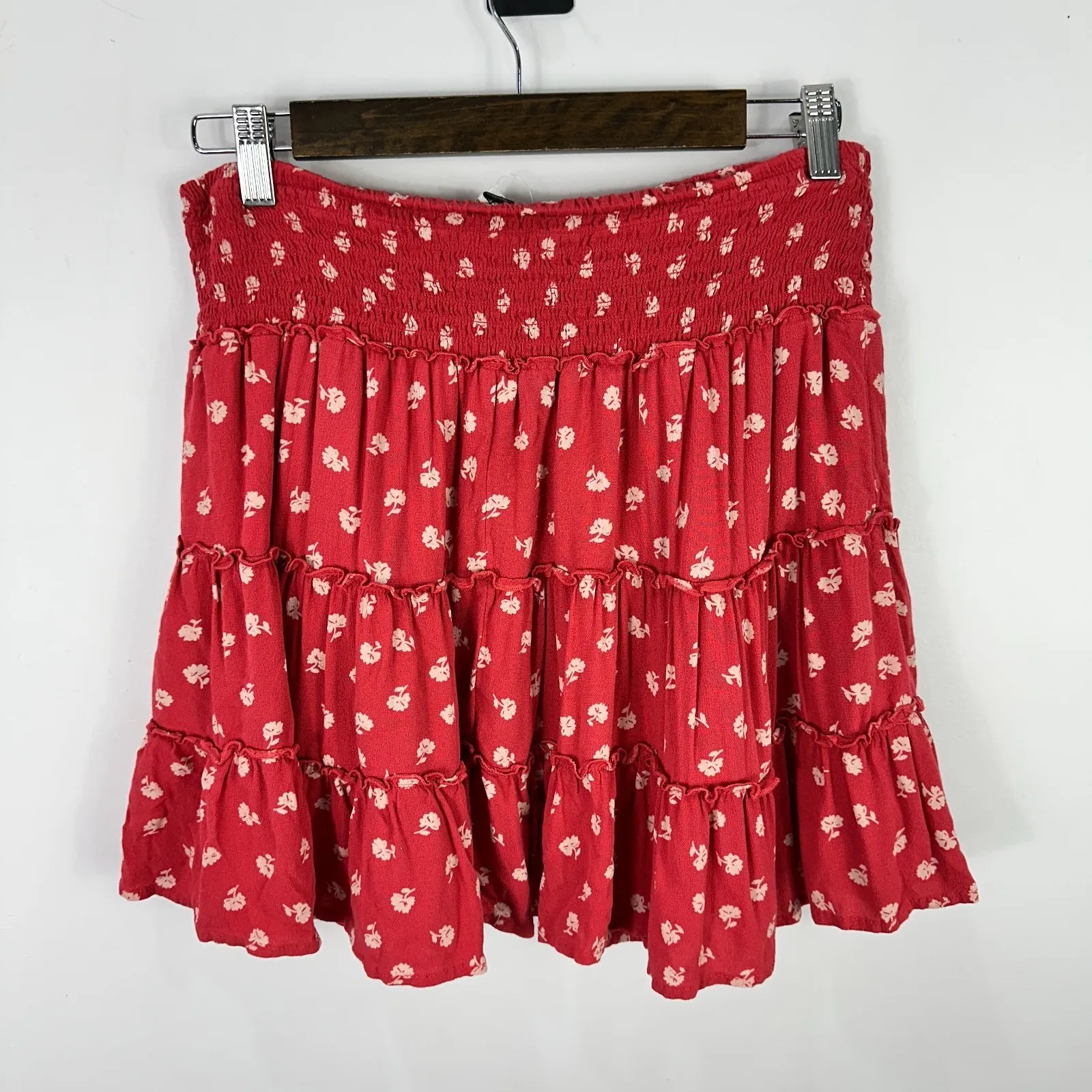 American Eagle Mini Skirt M Red Floral Tiered Boho Cottagecore Festival Y2K - Image 6