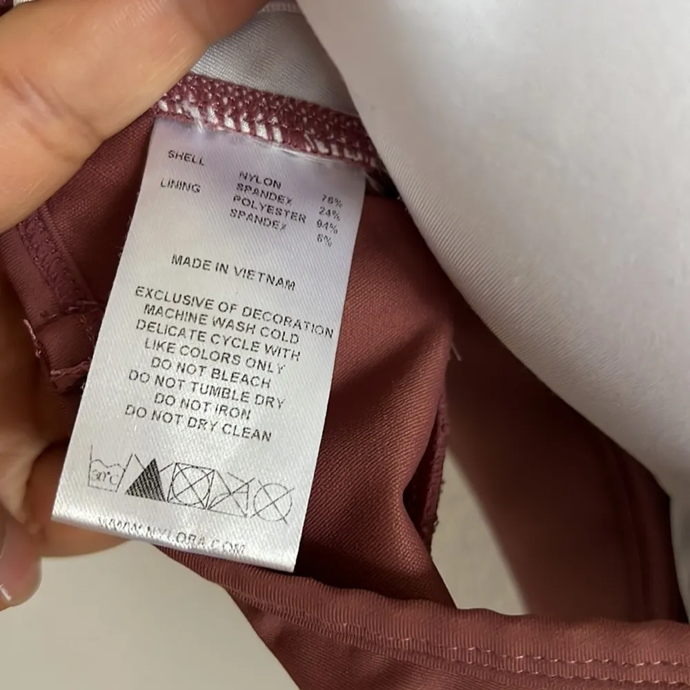 NYLORA Metallic Banded Y Back Sports Bra Medium - Image 5