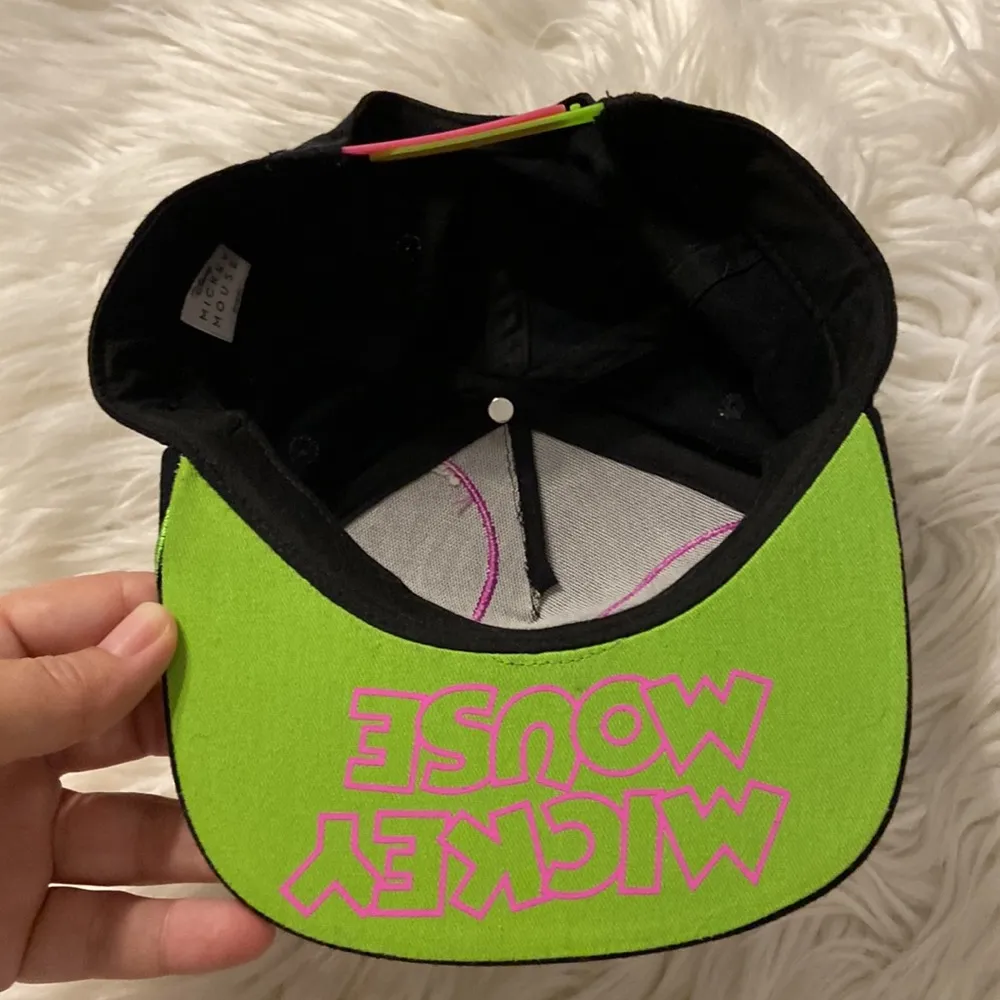 Disney  Mickey Mouse Hat excellent condition - Image 5