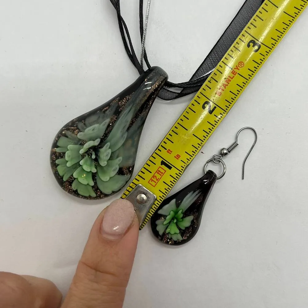 Murano Glass Women's Pendant Flower Necklace and Earrings Set Green Flower - Image 4