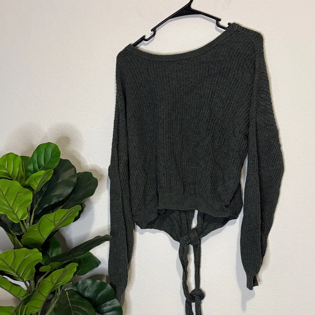 Hollister Green Gray Knit Tie-Front sweater Large - Image 5