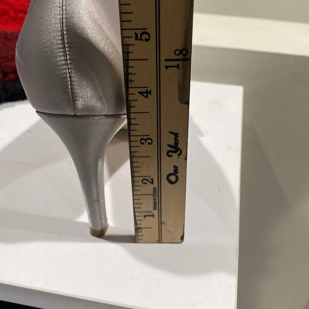 Silver Satin Evening Heels with Rhinestones Size 9.5 - Image 9