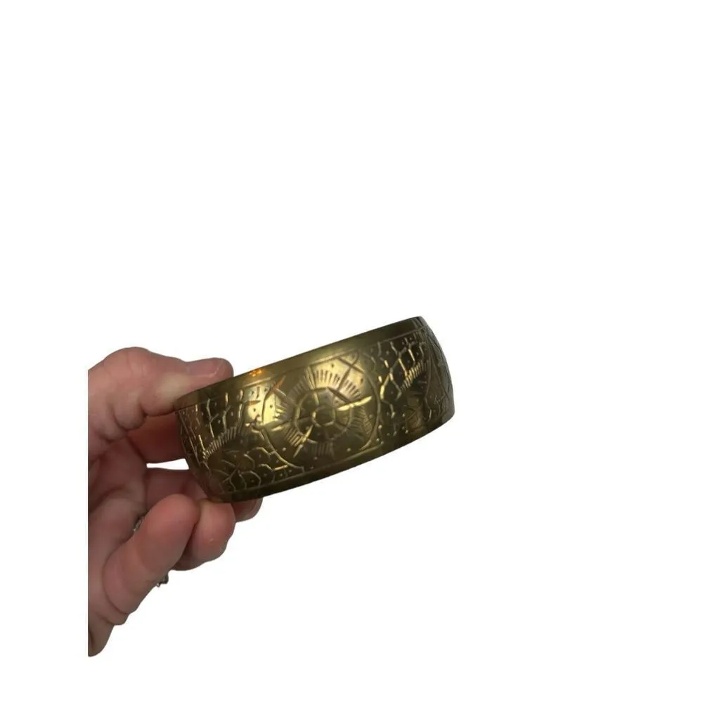 VINTAGE BOHO FLORAL VINE ETCHED WIDE BRASS BANGLE BRACELET Tan - Image 2