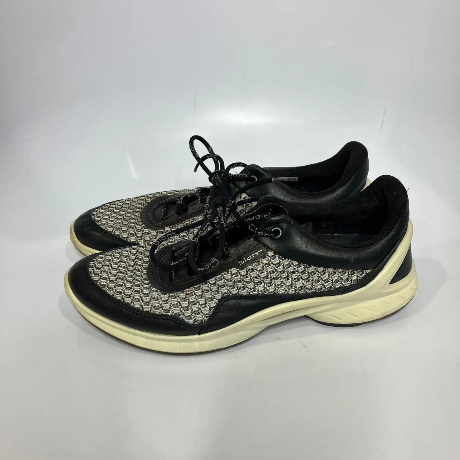 ECCO black & white Biom fjuel sneakers women's size 40 9.5 casual comfort shoes - Image 7