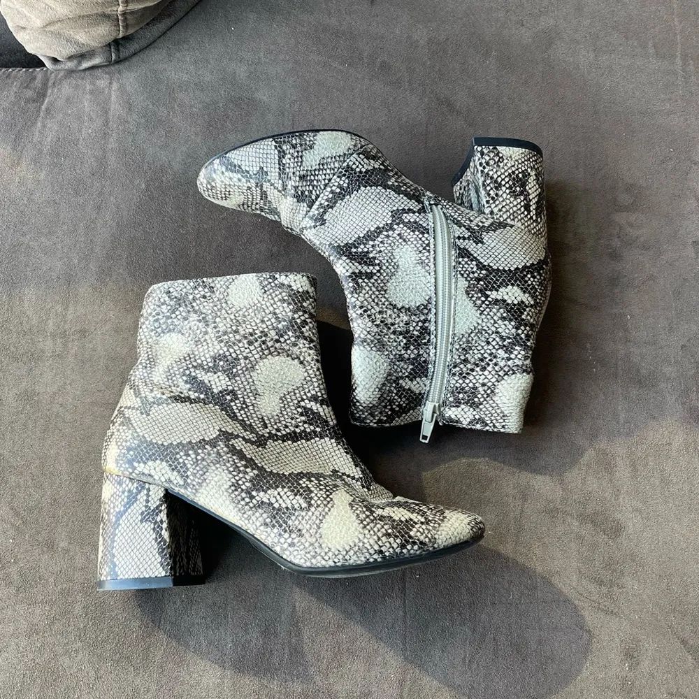 🆕 ASOS Wide Fit Croc Print Booties - Image 2