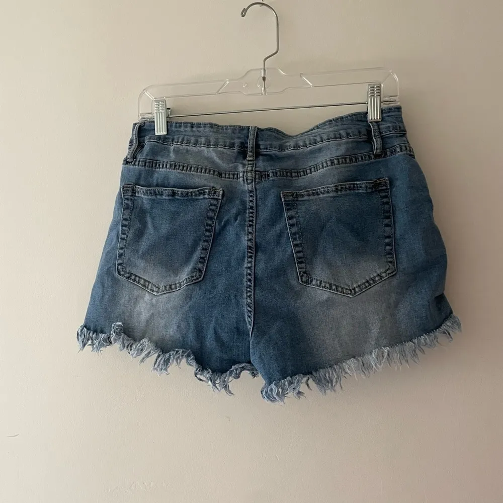 SheIn  Distressed Jean Shorts XL - Image 6