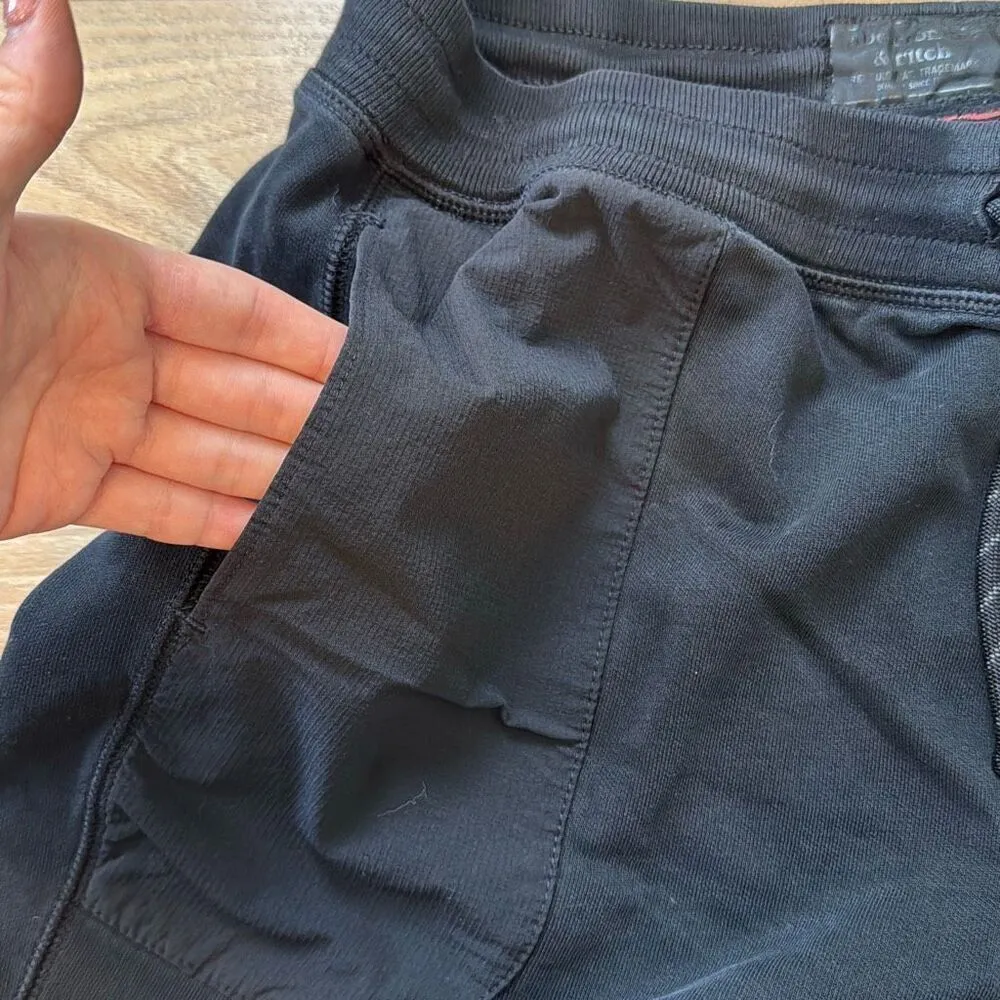 Abercrombie and fitch black jogger sweats size medium - Image 4