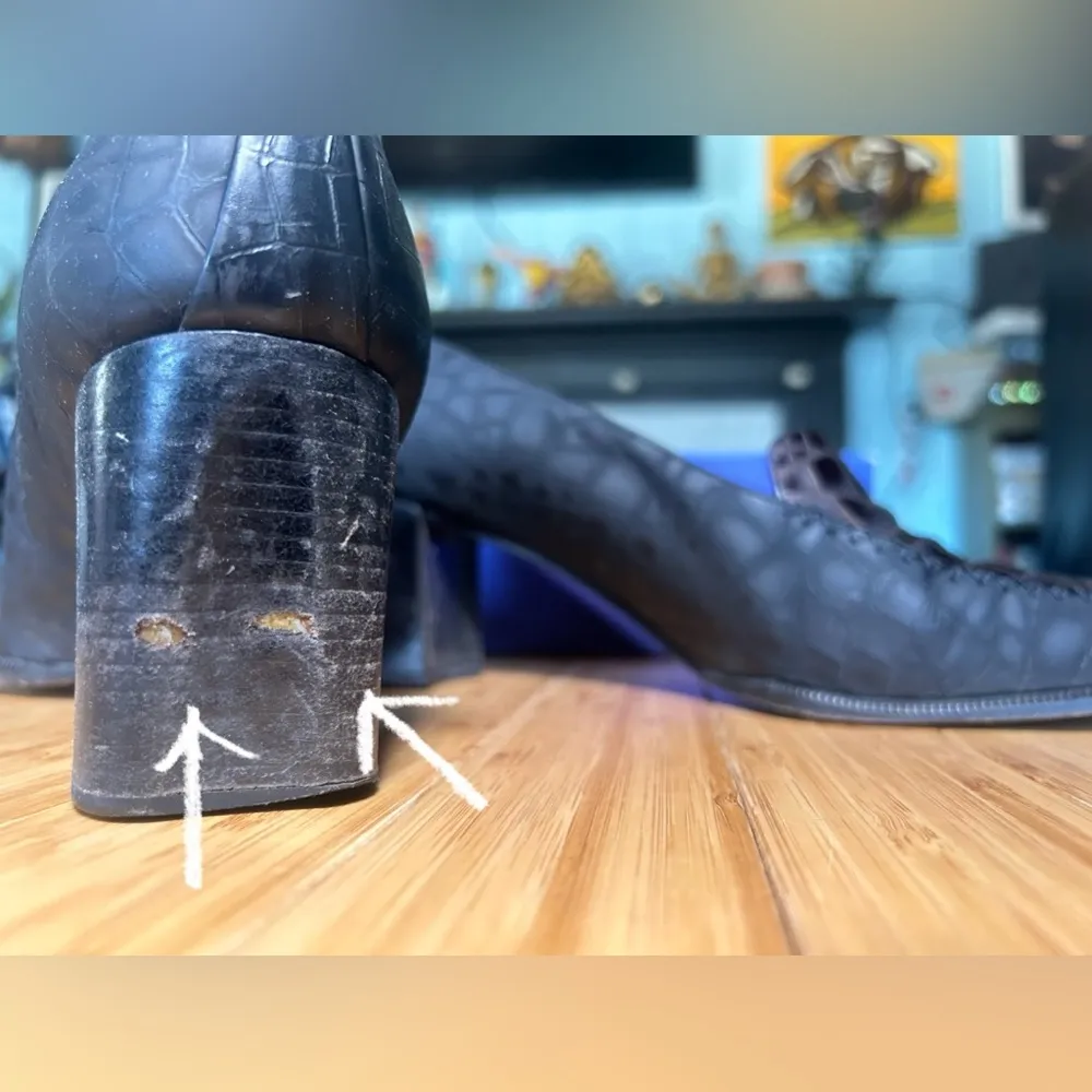 Stuart Weitzman Vintage Black Leather & Brown Faux Croc Pump 10 Used - Image 11