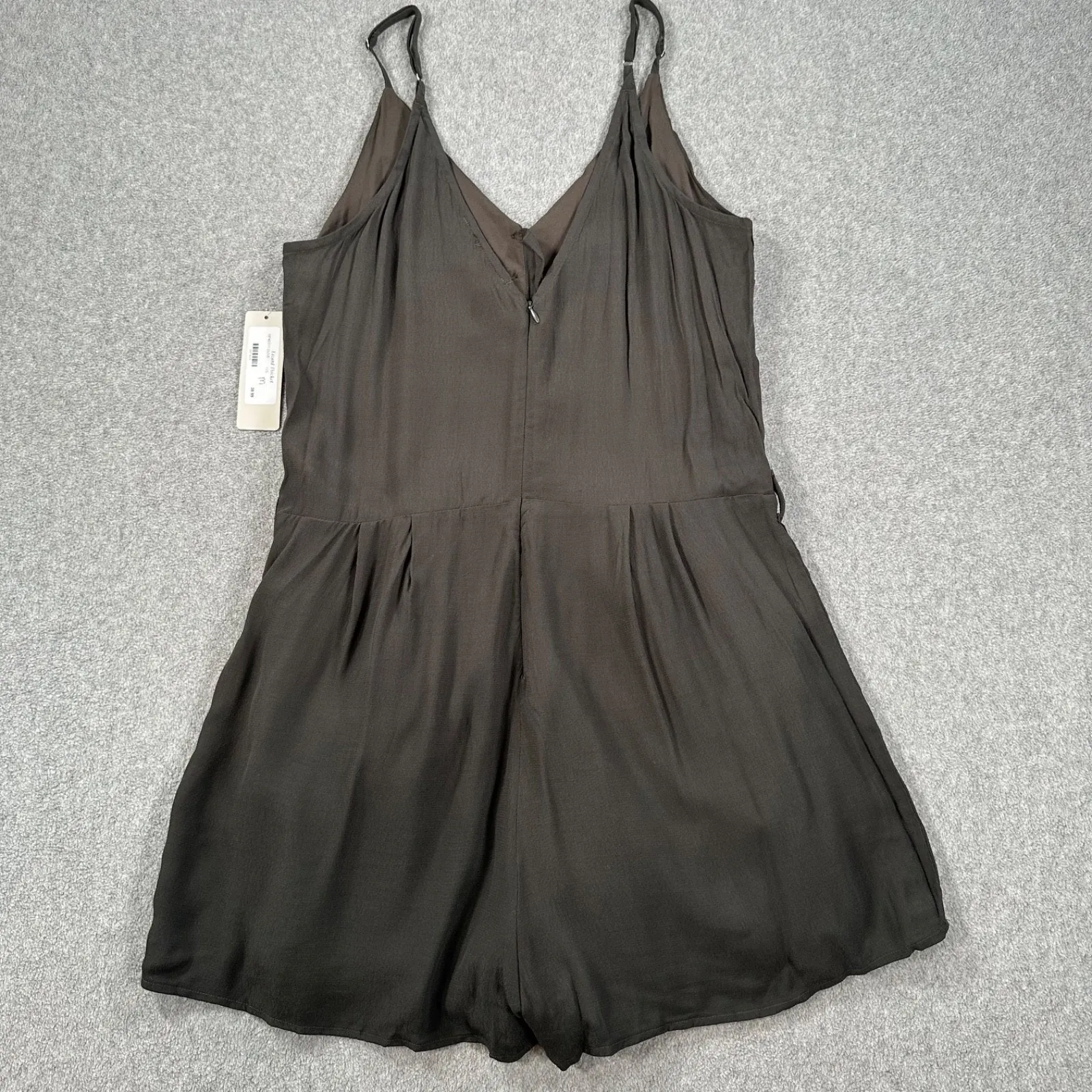 les soeurs Lizard Thicket Romper Women's Medium Olive Green V-Neck Shorts New - Image 8