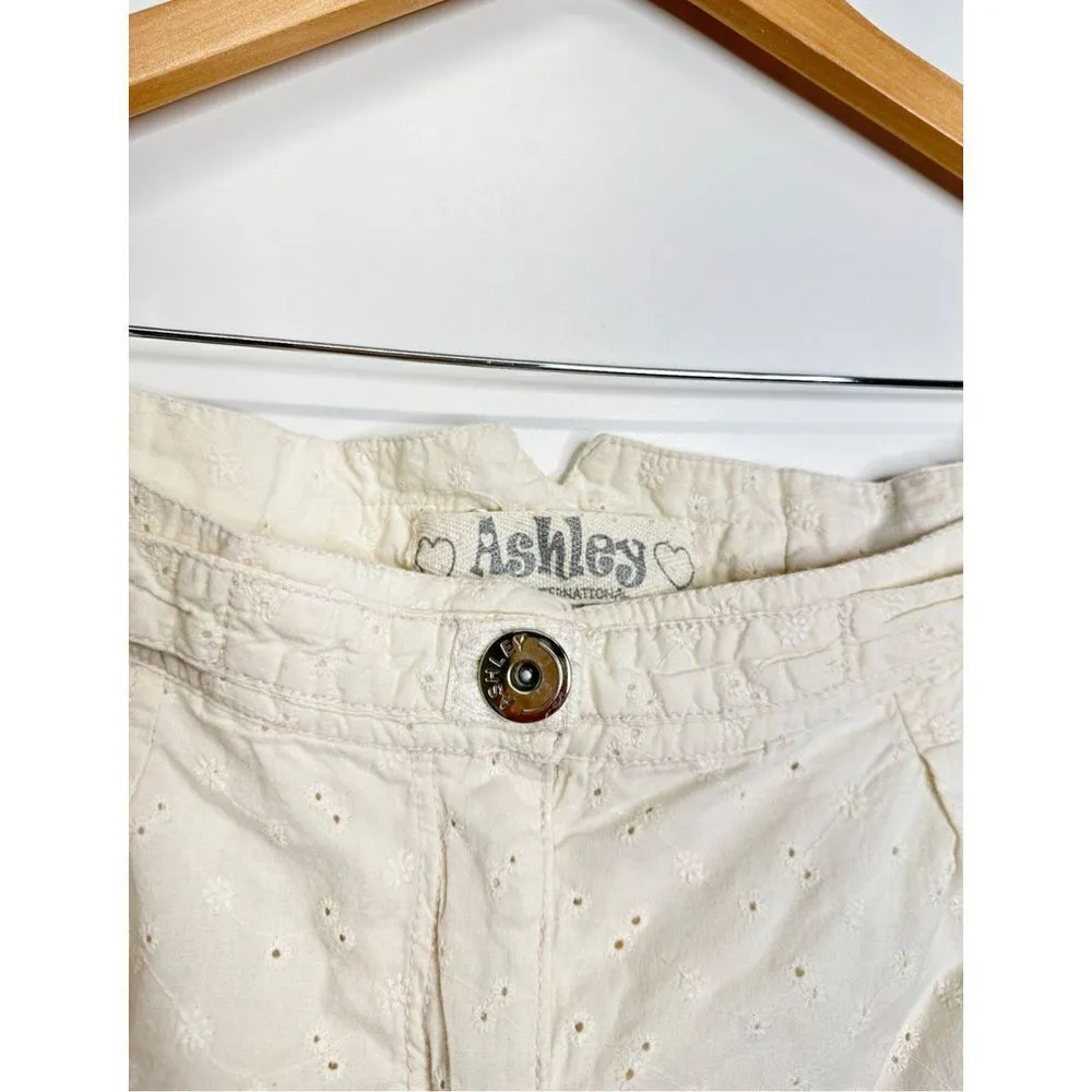 Ashley By 26 International Eyelet Shorts Womens Size XL Cream Floral 100% Cotton - Image 3