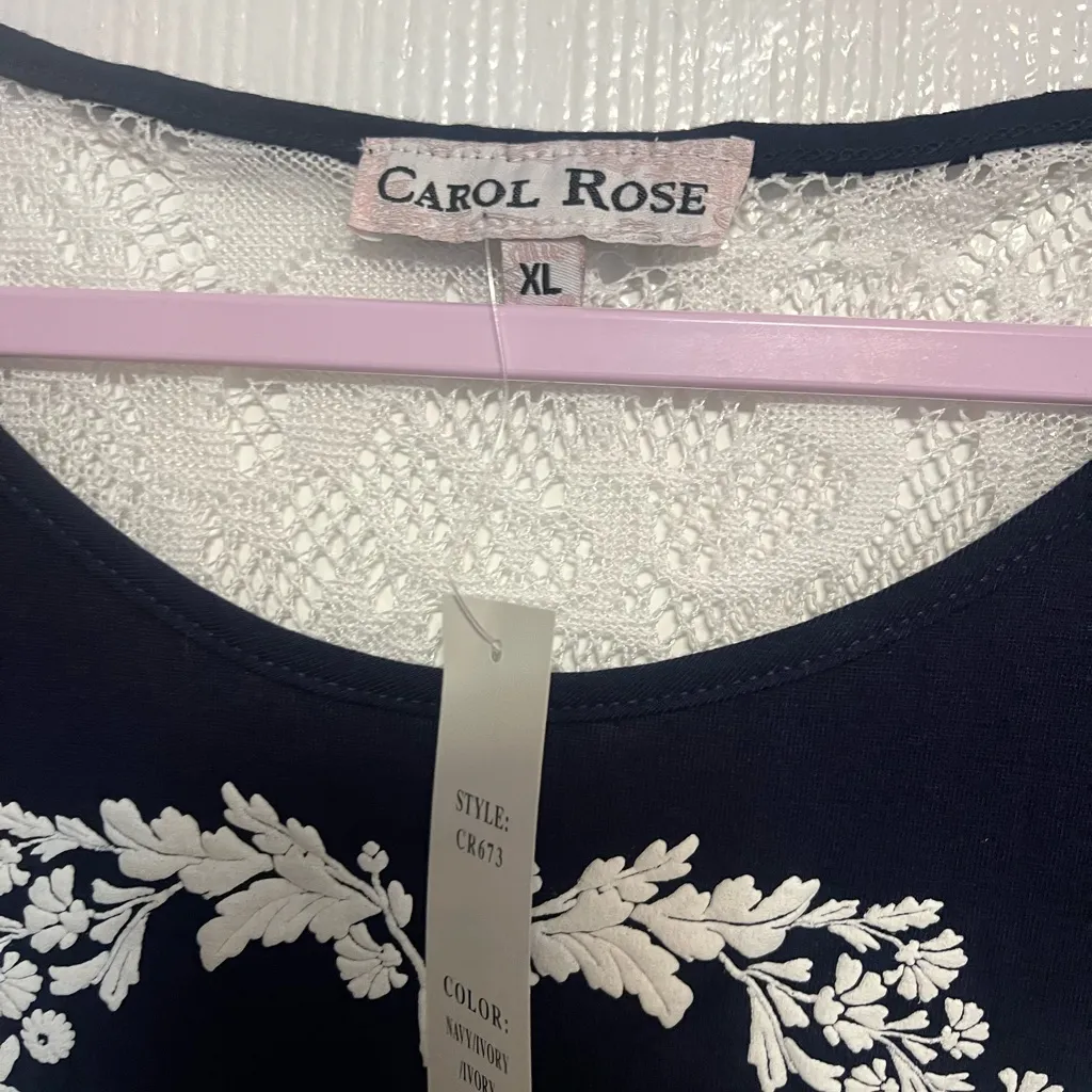 Carol Rose Black and White Floral Short Sleeve Top - Image 6