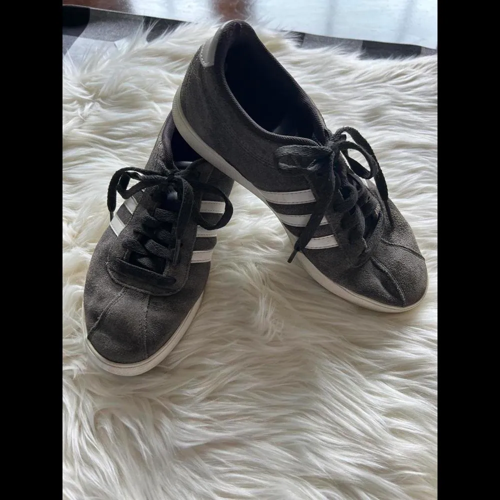 Women’s Adidas Neo Courtset sneakers size 8 - Image 3