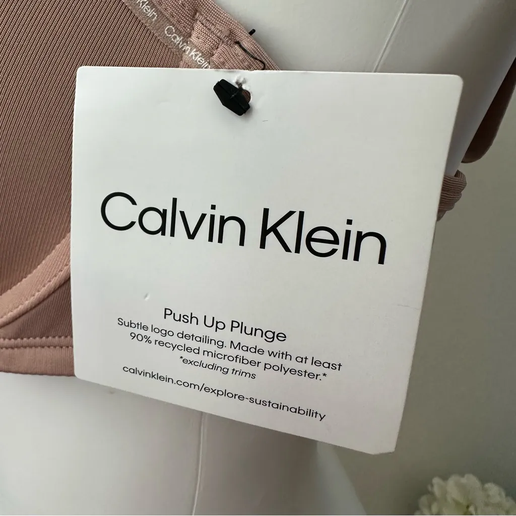 Calvin Klein Nude Push Up Plunge Bra Size 38C - Image 11