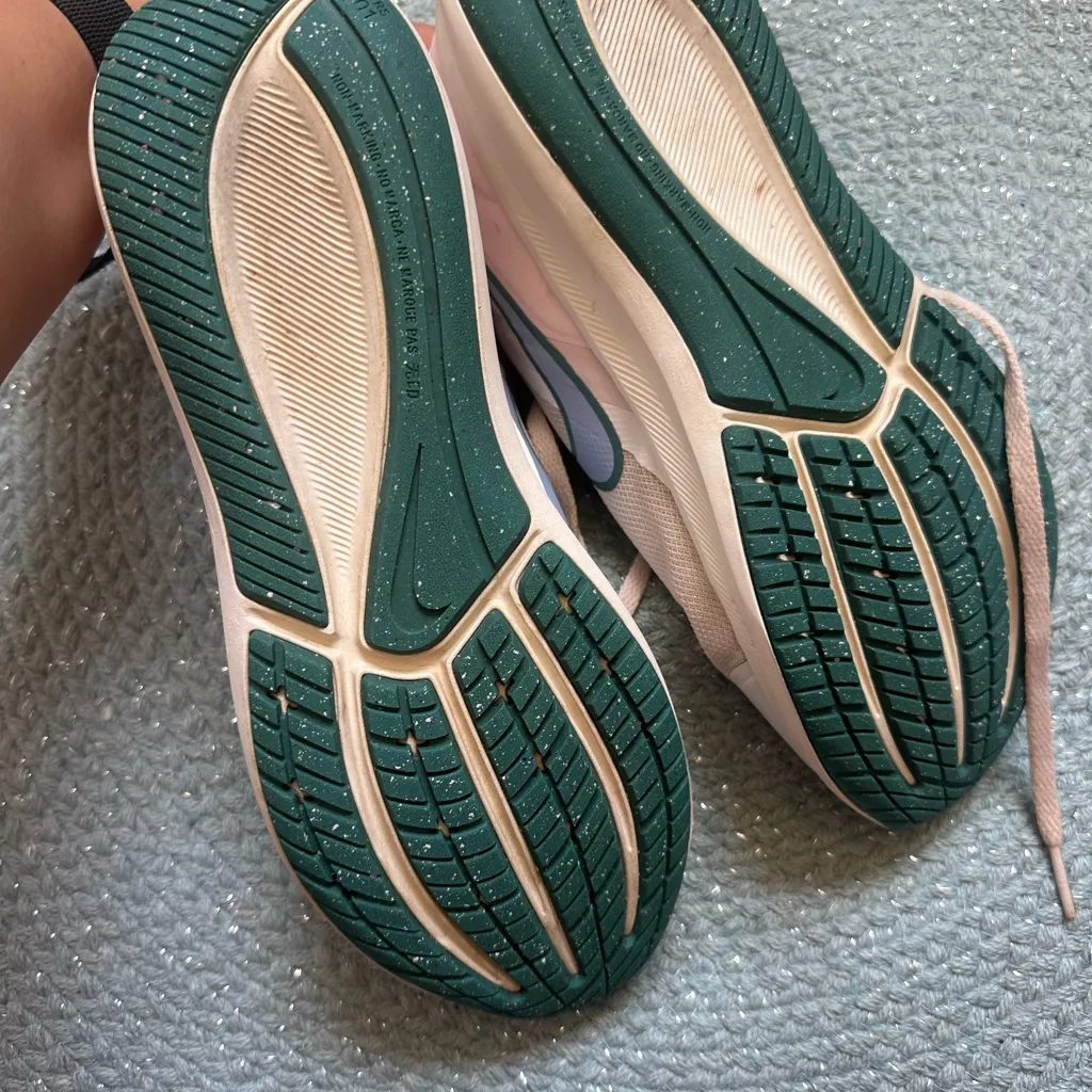 Nike Soft Pink and White Athletic Shoes - Image 2