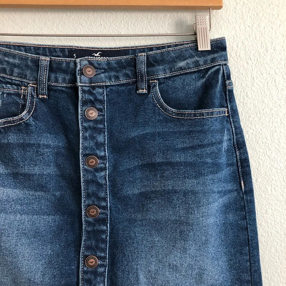 Hollister Vintage Stretch High-Rise Denim Skirt.  Size 5, w27 - Image 2