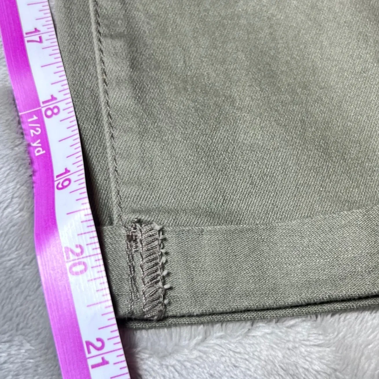 Royalty for Me WannaBettaButt Capri Pants Womens 14 Beige Comfort Cropped New Green - Image 14