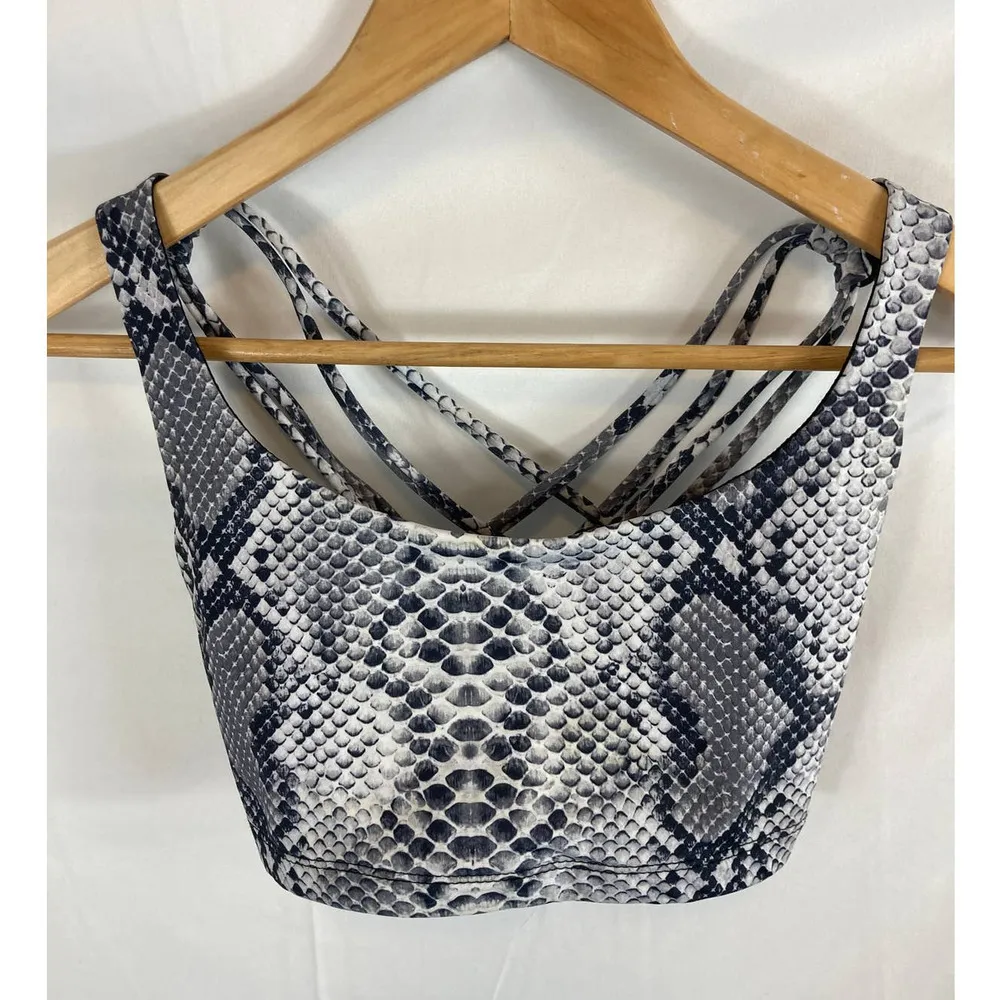 NWOT ONZIE YOGA #354 WHITE COBRA CHIC BRA SZ S/M - Image 3